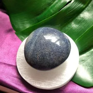 Selenite plate for recharging and clearing
