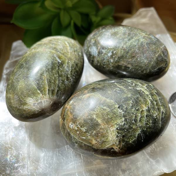 Green Apatite Palm Stone