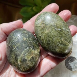 Green Apatite Manifesting