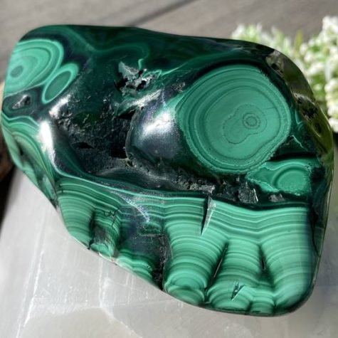 Malachite specimen for emotional balance