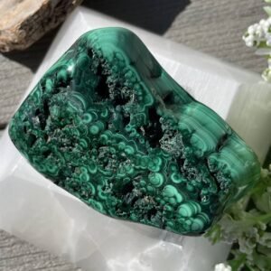Malachite specimen for emotional balance