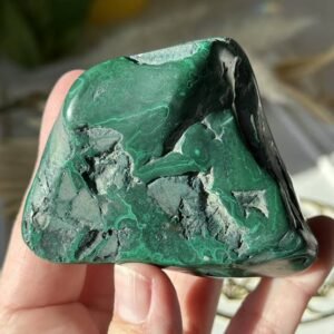 Malachite helps with emotional transformation, helping individuals to let go of negative patterns and emotions