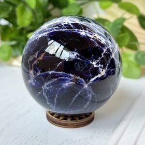 Sodalite brings clarity to your mental self and activates your intuitive abilities. This beautiful stone helps us find our own truth.