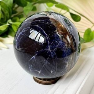 Sodalite brings clarity to your mental self and activates your intuitive abilities. This beautiful stone helps us find our own truth.