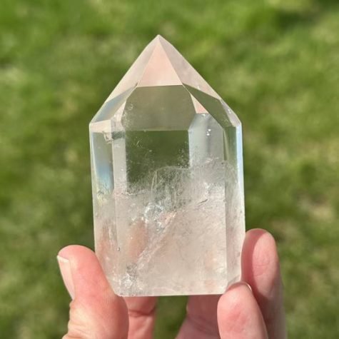 Quartz crystals are all about clarity, light, amplification. It is here to support us however we need it, and to help us find clarity and light in our lives.
