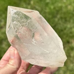 Quartz crystals are all about clarity, light, amplification. It is here to support us however we need it, and to help us find clarity and light in our lives.
