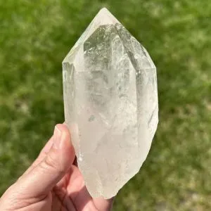 Quartz crystals are all about clarity, light, amplification. It is here to support us however we need it, and to help us find clarity and light in our lives.