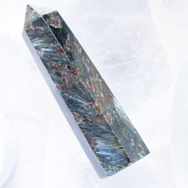 Ground & Glow Crystal Set. A crystal set for grounding, protection, and inner strength—featuring Tourmaline, Arfvedsonite, and Selenite