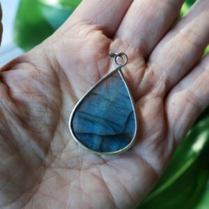 Labradorite Sterling Silver Pendant, a protective stone for intuition and inner magic